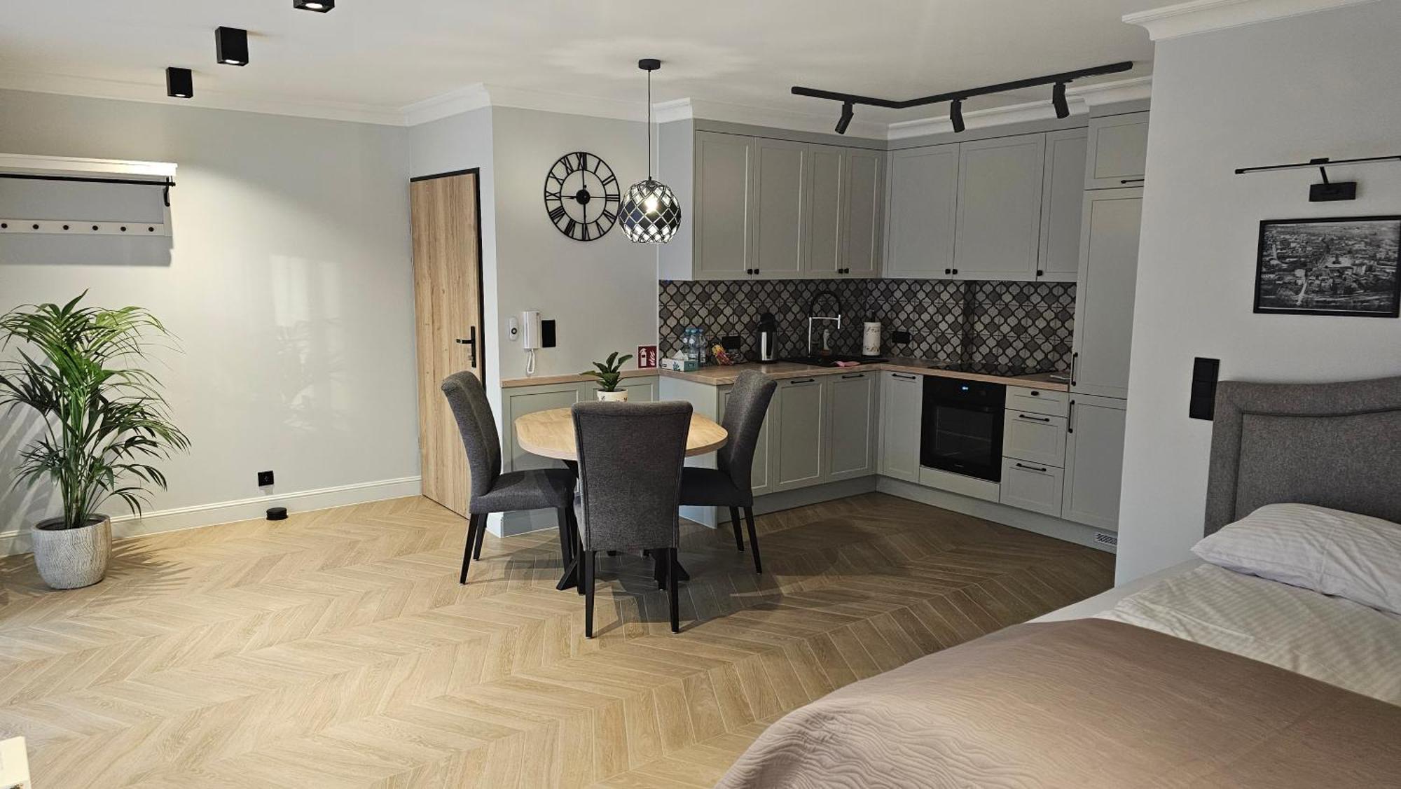 Apartamenty Szkolna Znin Ngoại thất bức ảnh
